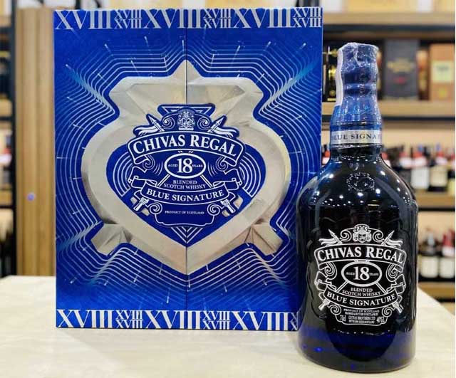 Chivas 18 Blue Signature Hộp Quà Tết 2025