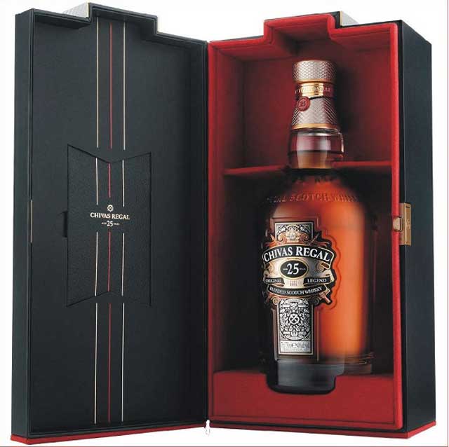 Chivas 25 năm Regal